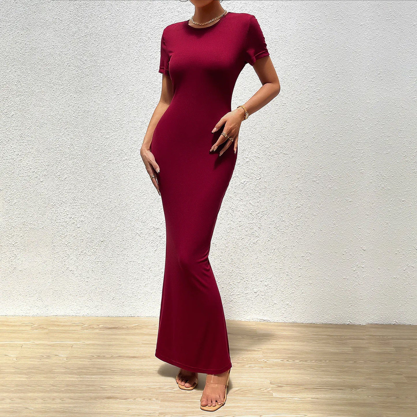 Elegant Solid Color Slim Fit Round Neck Dress